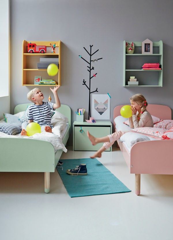 Rengarenk ev dekorasyonu Bir kız ve bir erkek için kardeş odası