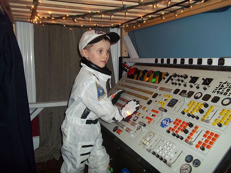 Uzay gemisi kaptanı çocuk odası dekorasyonu
